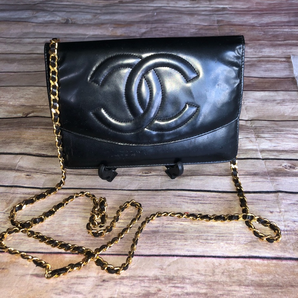 Chanel black patent leather shoulder/crossbody bag